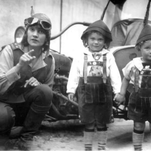 Aloha Wanderwell with her children